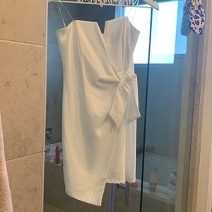 White mini dress from Pink Lily that has never been worn